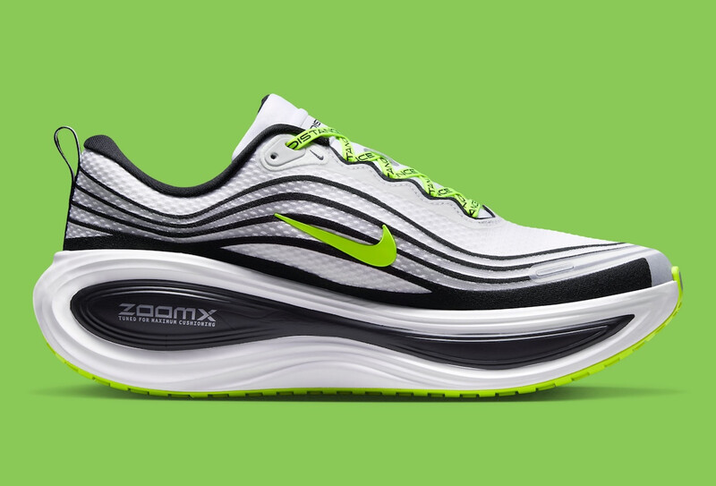 Distance x Nike Vomero Plus | IQ7318-100 Distance x Nike Vomero Plus | IQ7318-100