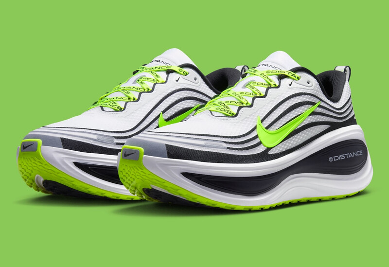 Distance x Nike Vomero Plus | IQ7318-100 Distance x Nike Vomero Plus | IQ7318-100