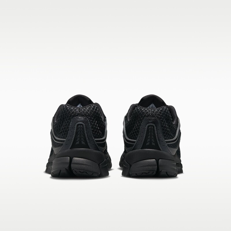 Nike Zoom Skylon 11 "Triple Black" | IU1869-002