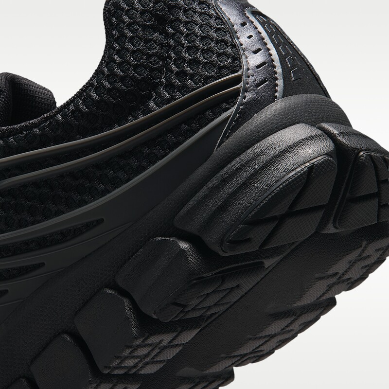 Nike Zoom Skylon 11 "Triple Black" | IU1869-002