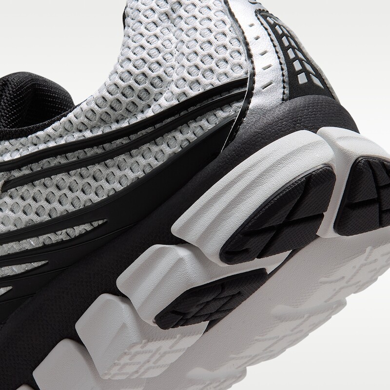 Nike Zoom Skylon 11 "White/Black" | IU1869-101 Nike Zoom Skylon 11 "White/Black" | IU1869-101