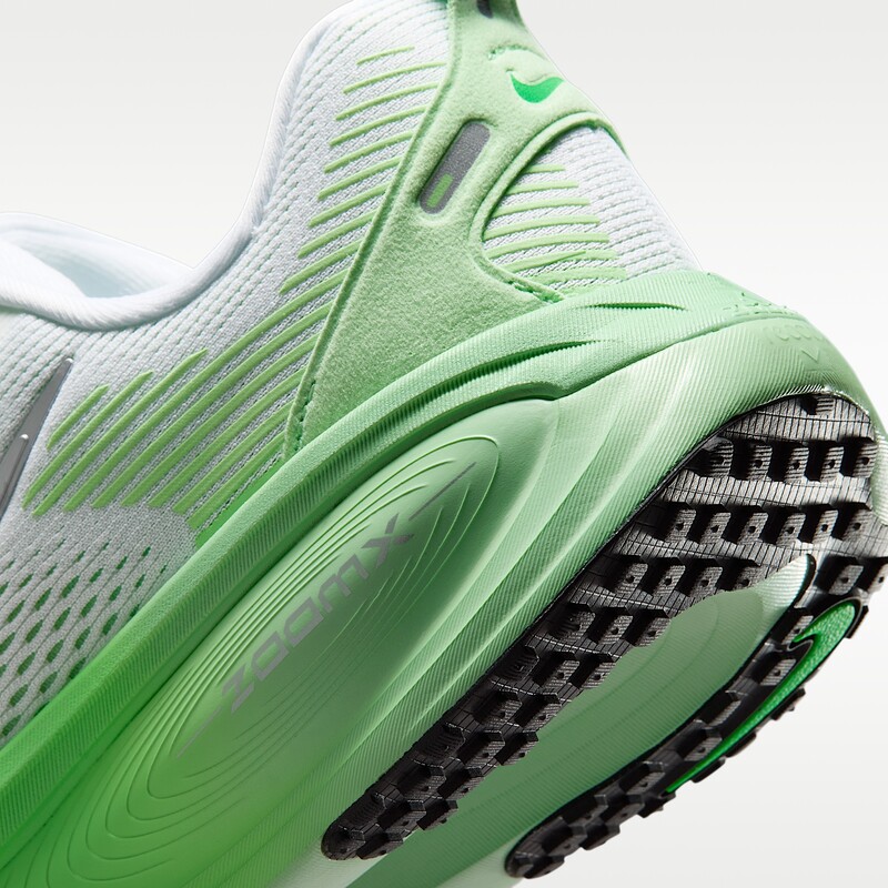 Nike Vomero 18 "White/Illusion Green" | HM6804-117