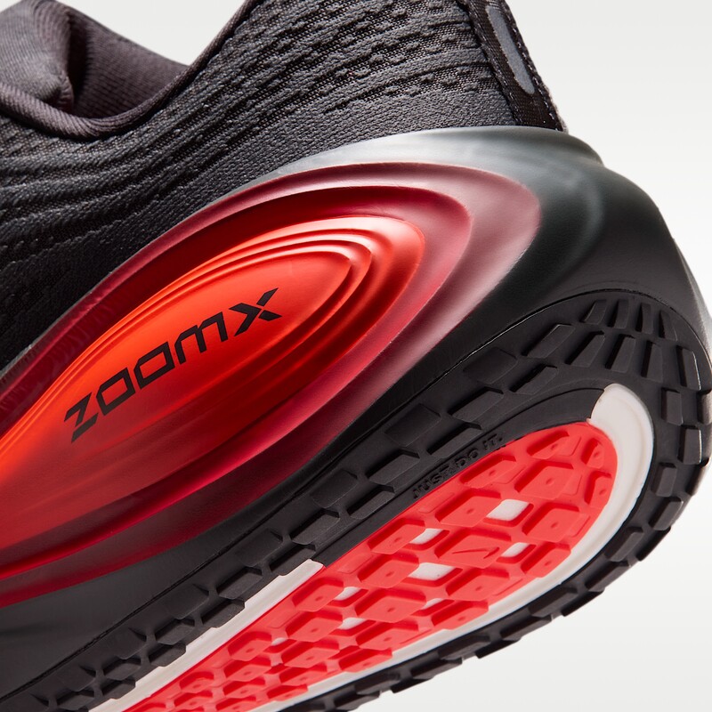 Nike Vomero Plus "Bred" | HV8150-017