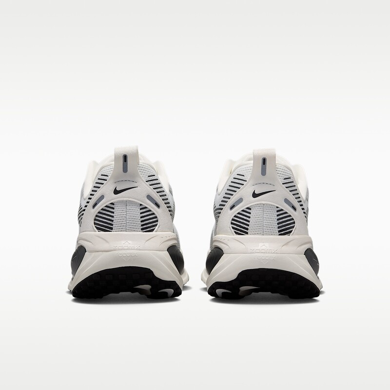 Nike Vomero 18 "Photon Dust" | IO9915-101
