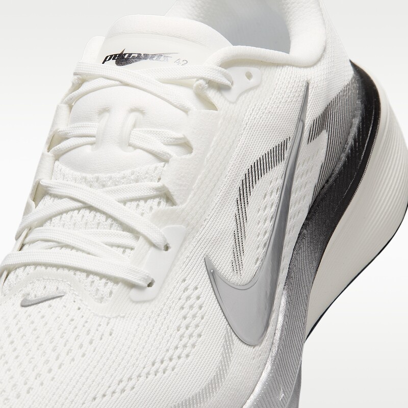 Nike Pegasus 42 "Metallic Silver" | IR0298-100 Nike Pegasus 42 "Metallic Silver" | IR0298-100