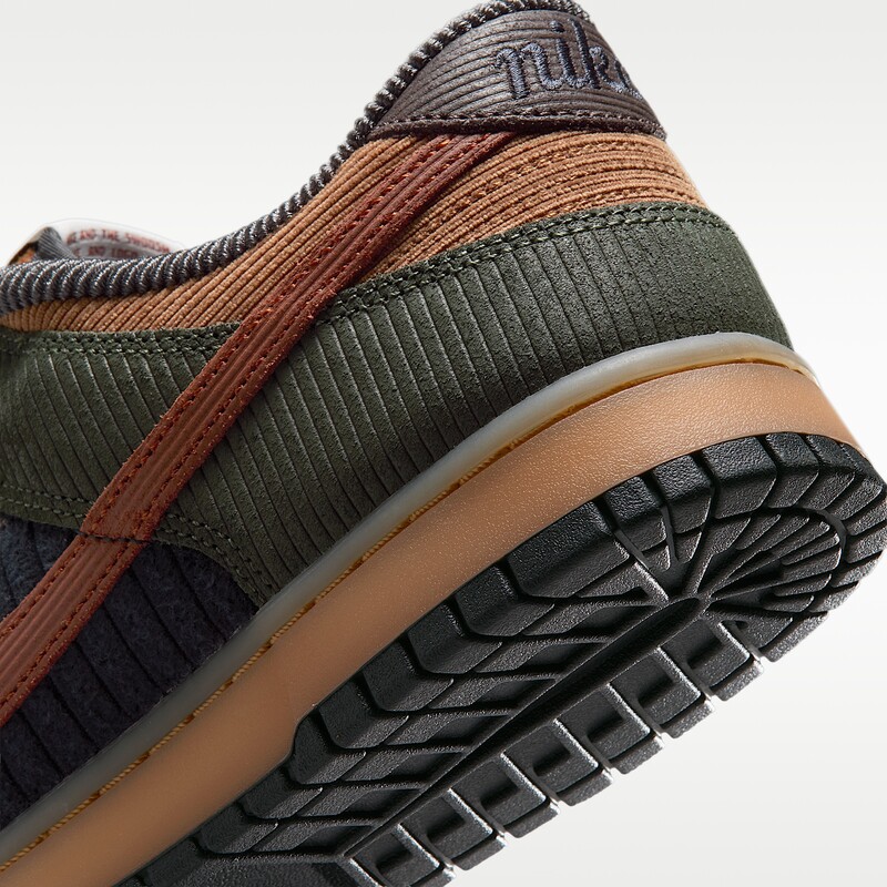 Nike Dunk Low Retro Premium "Light British Tan" | IB7746-201