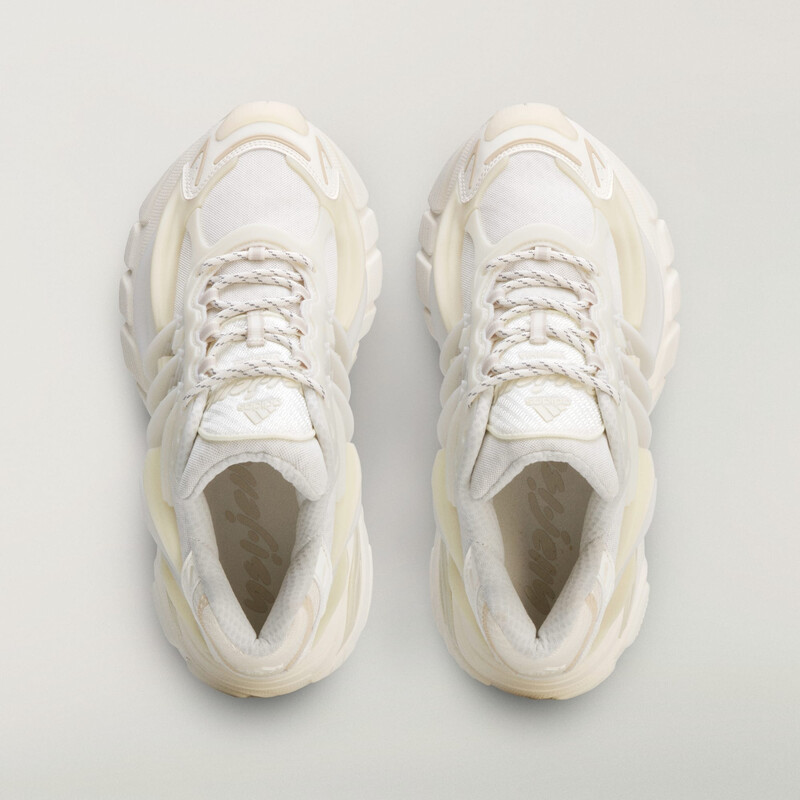 Pharrell Williams x adidas Adistar Jellyfish "Chalk White" | KH6730