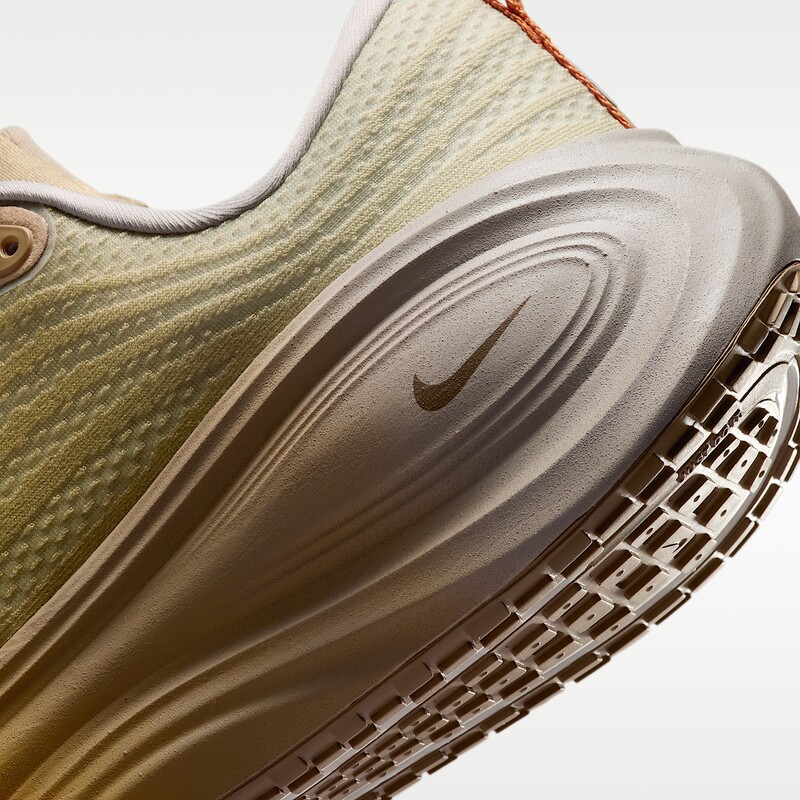 Nike Vomero Plus "Cheat Day" | IV4522-200 Nike Vomero Plus "Cheat Day" | IV4522-200