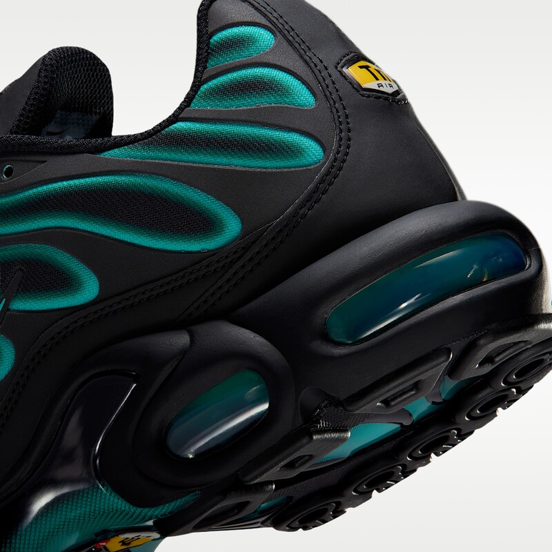 Nike Air Max Plus "Black/Dusty Cactus" | IV5756-001