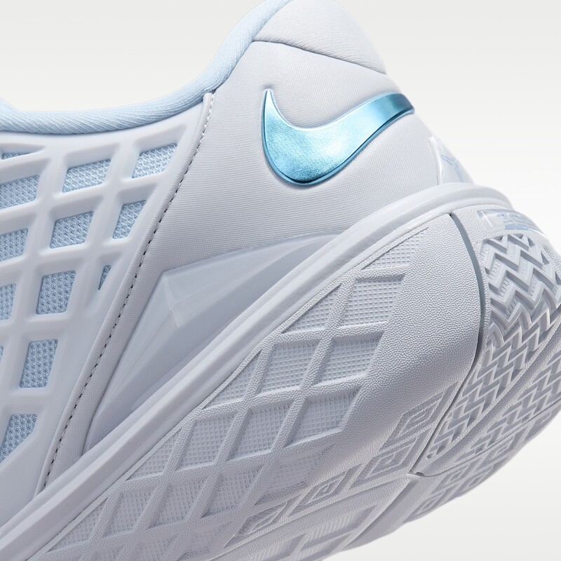Nike Kobe 3 Low Protro "Pure Platinum" | IV7127-001 Nike Kobe 3 Low Protro "Pure Platinum" | IV7127-001