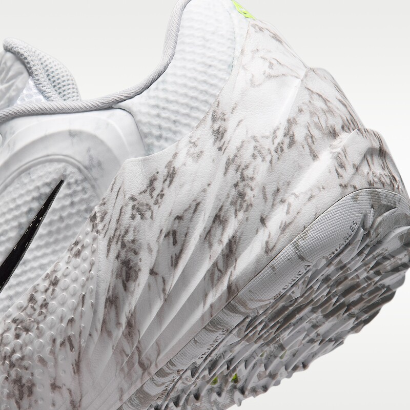 Nike Giannis Freak 8 "White/Grey" | JA1403-100