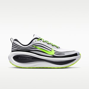 Distance x Nike Vomero Plus | IQ7318-100