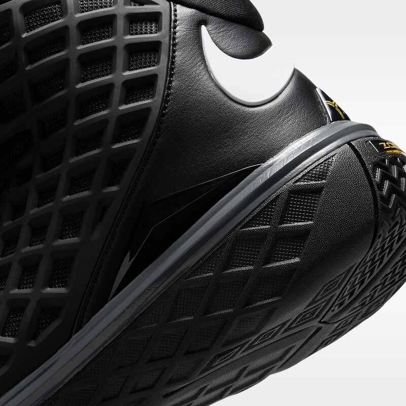 Nike Kobe 3 Protro "Black" | IQ5340-001