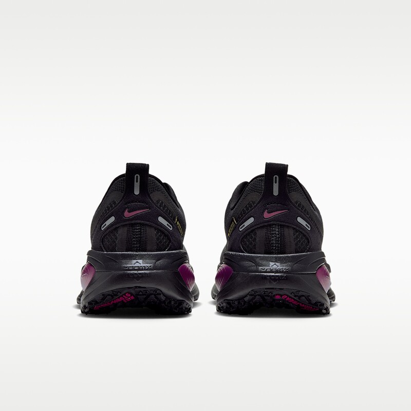 Nike Vomero 18 GORE-TEX "Black/True Berry" | HQ7002-005 Nike Vomero 18 GORE-TEX "Black/True Berry" | HQ7002-005