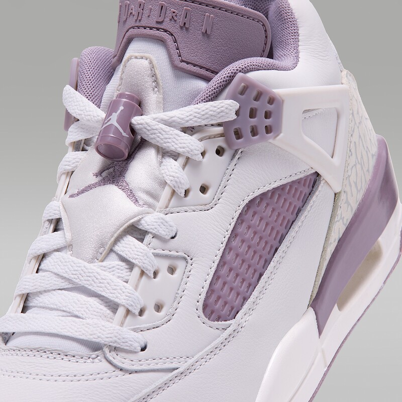 Jordan Spizike Low "Swan" | IR1836-105 Jordan Spizike Low "Swan" | IR1836-105
