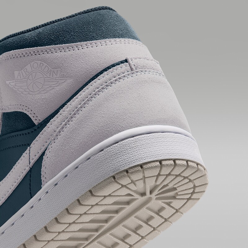 Air Jordan 1 Mid "Midnight Spruce" | DQ8426-110 Air Jordan 1 Mid "Midnight Spruce" | DQ8426-110