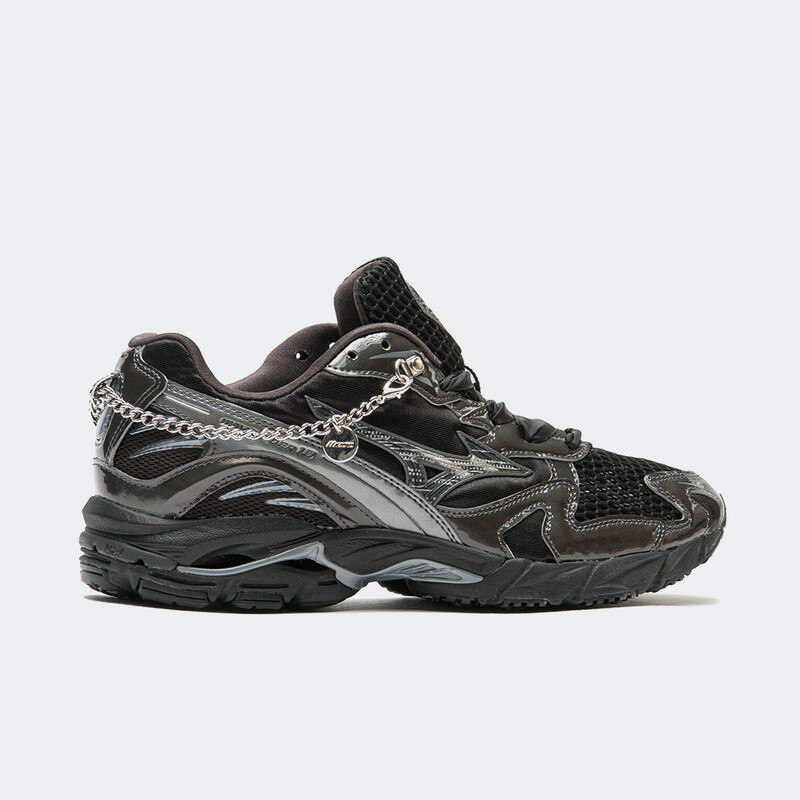 Mizuno Wave Rider 10 Jewels "Black" | D1GA260E02