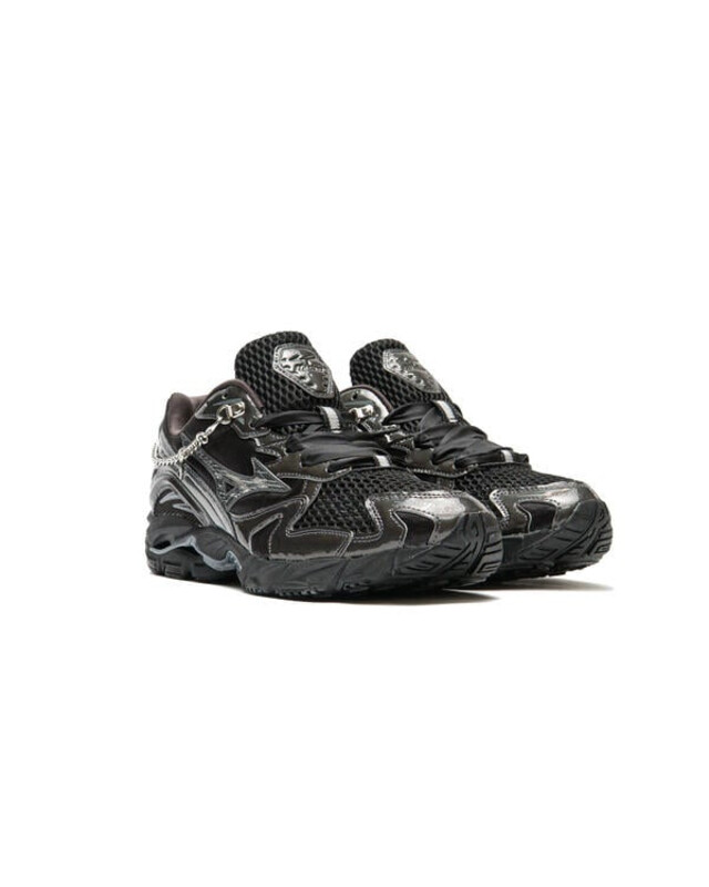Mizuno Wave Rider 10 Jewels "Black" | D1GA260E02