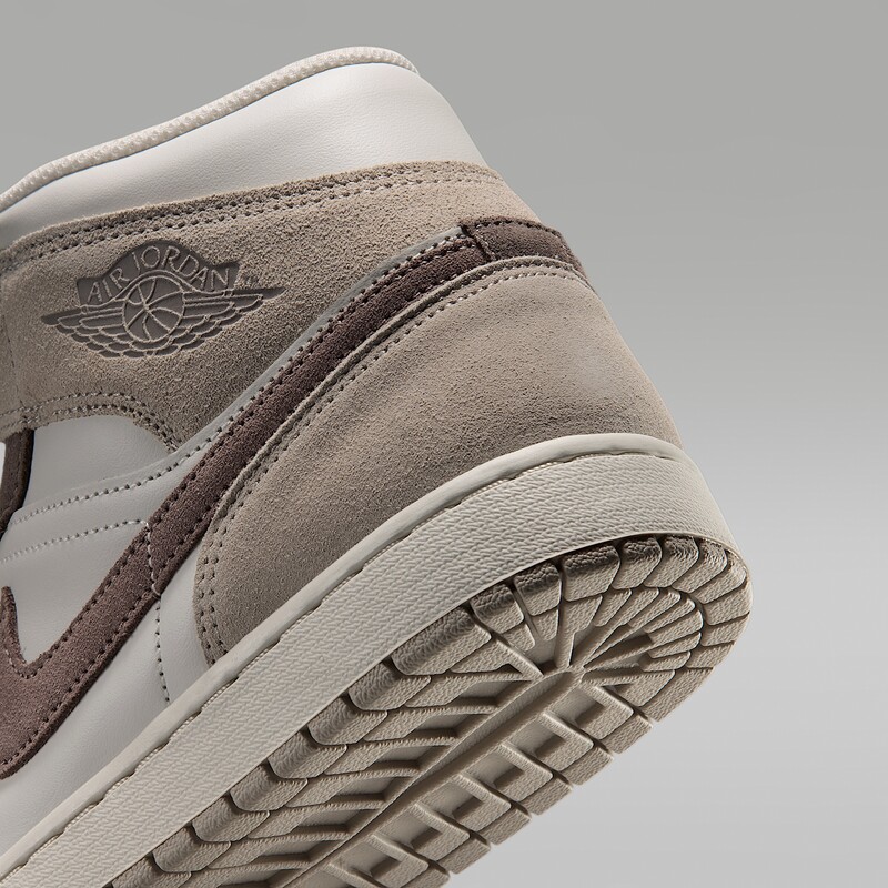 Air Jordan 1 Mid SE "Mink Brown" | IZ8569-030 Air Jordan 1 Mid SE "Mink Brown" | IZ8569-030