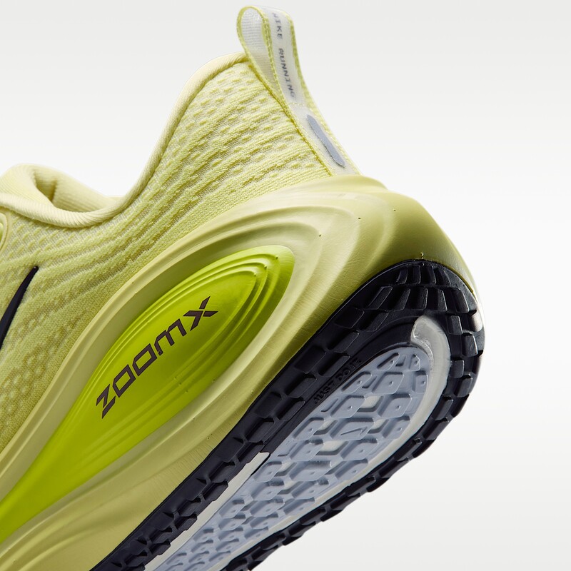 Nike Vomero Plus "Fennel" | HV8154-310