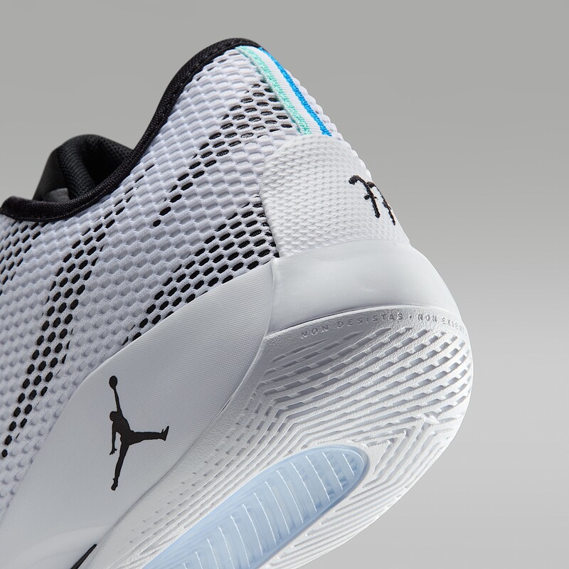 Jordan Luka 77 "White/Black" | IF1610-104 Jordan Luka 77 "White/Black" | IF1610-104