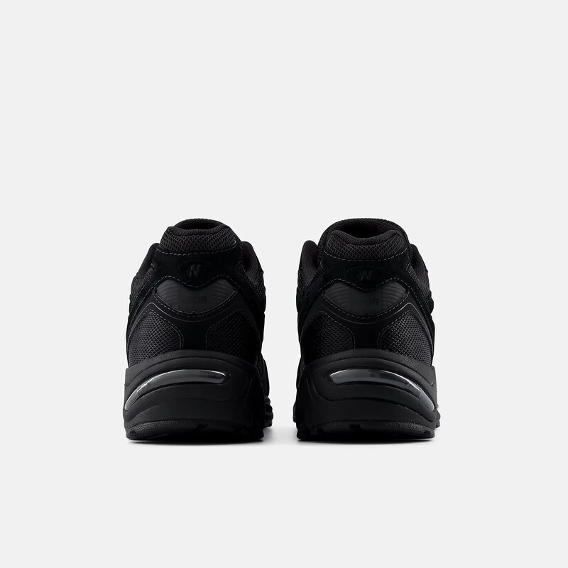 New Balance 880R "Triple Black" | U880R3PC