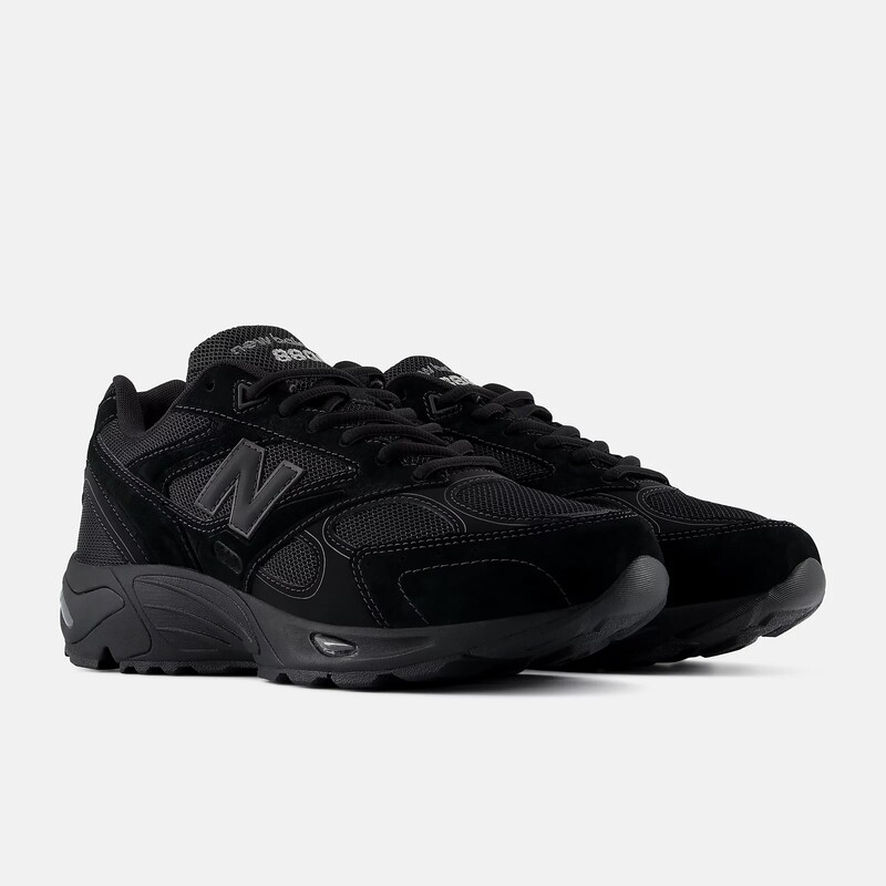 New Balance 880R "Triple Black" | U880R3PC