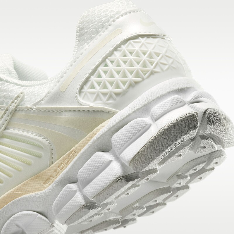 Nike Zoom Vomero 5 "Coconut Milk" | IB8929-100 Nike Zoom Vomero 5 "Coconut Milk" | IB8929-100