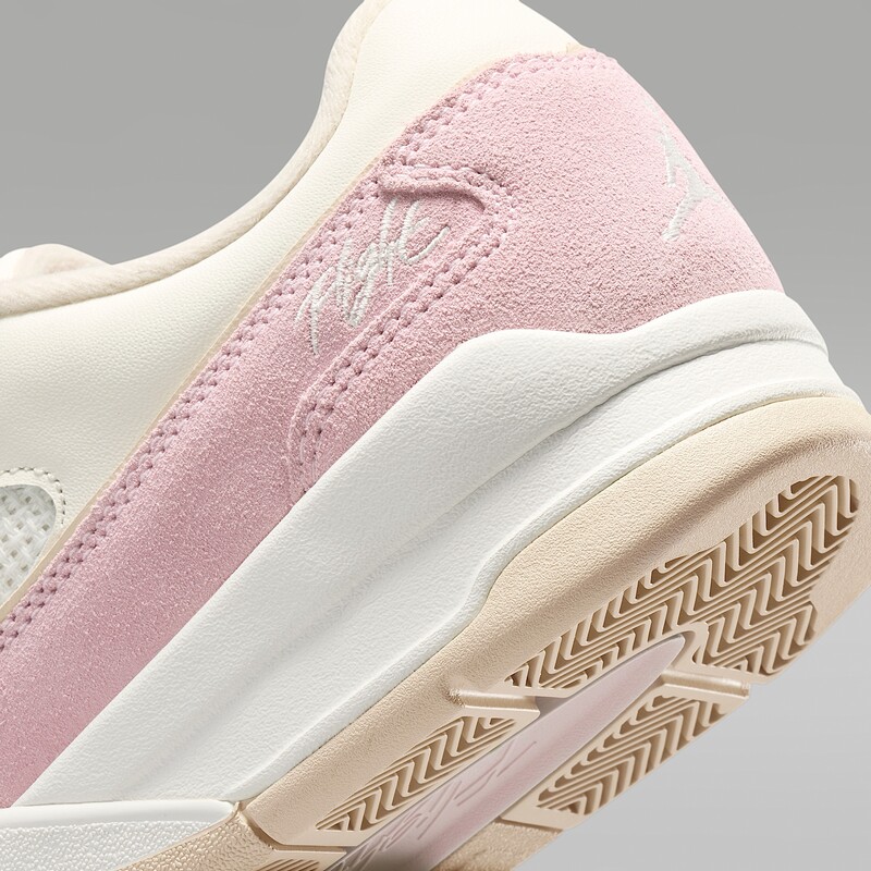 Jordan Flight Court "Iced Carmine" | FZ9854-109 Jordan Flight Court "Iced Carmine" | FZ9854-109