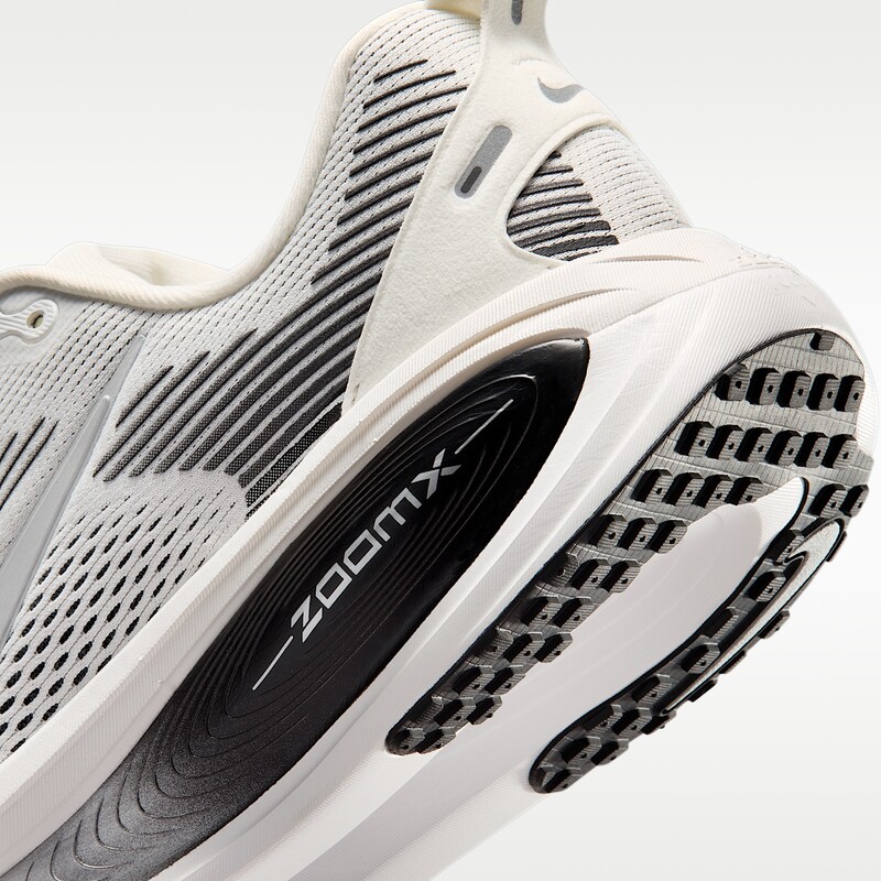 Nike Vomero 18 "White/Black" | II7189-100