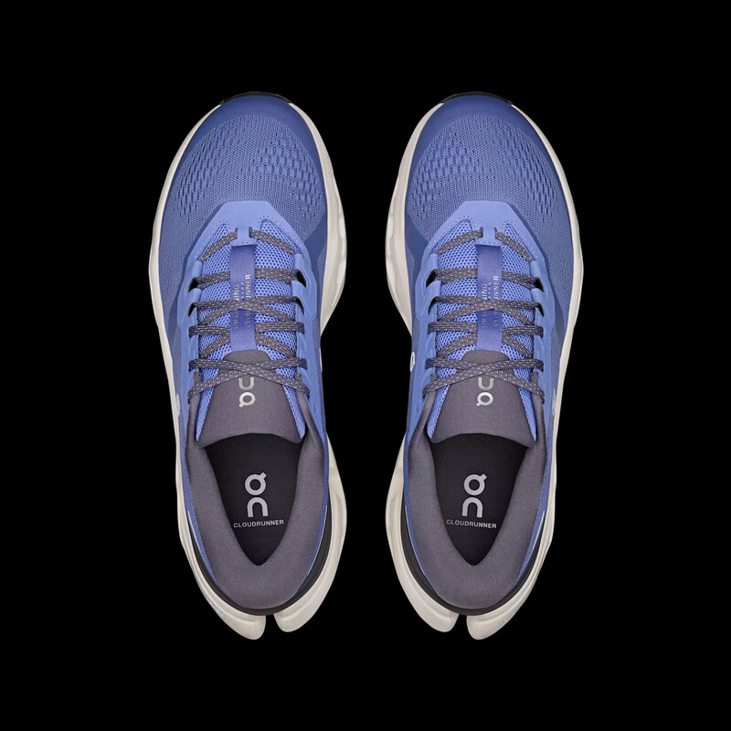 On Cloudrunner 3 "Sailor/Ivory" | 3MG10074750