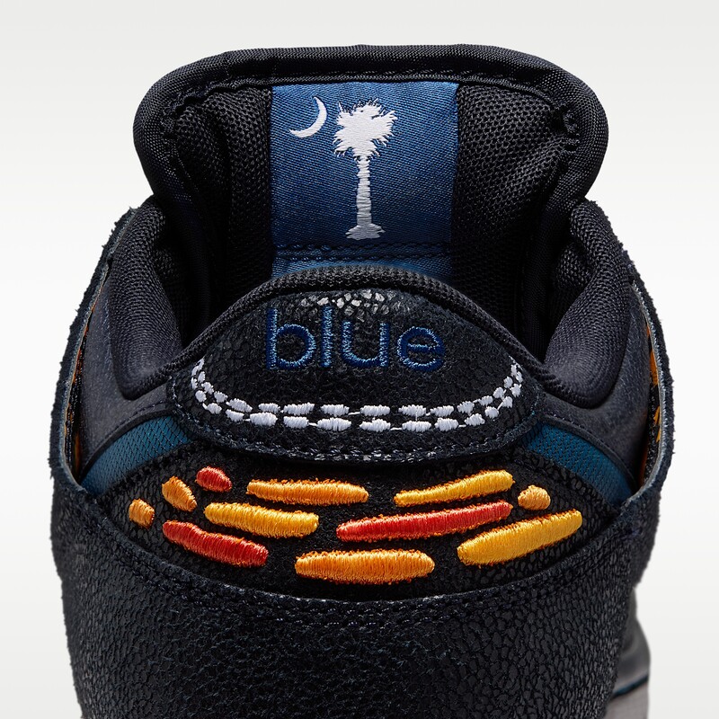 Bluetile x Nike SB Dunk Low "Pitch Blue/Black" | IQ1323-001 Bluetile x Nike SB Dunk Low "Pitch Blue/Black" | IQ1323-001