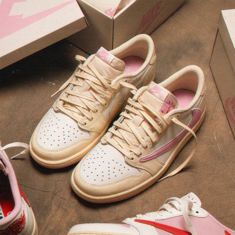 Travis Scott x Air Jordan 1 Low OG "Shy Pink" | IQ7604-100