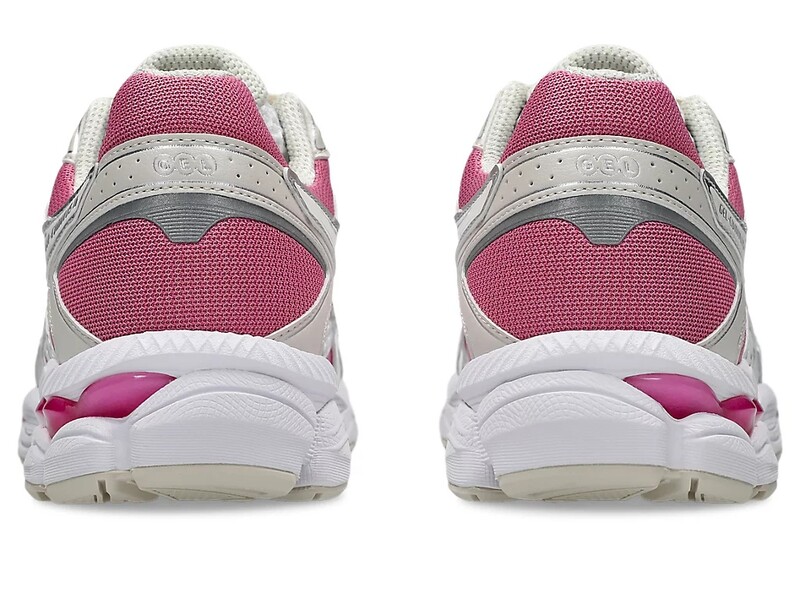 Asics Gel-Cumulus 16 "Pink/CReam" | 1203A733-108