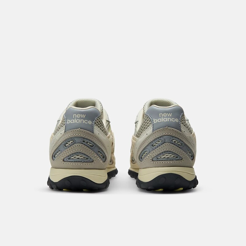 AURALEE x New Balance 204L "Plaza Taupe" | U204L7YU