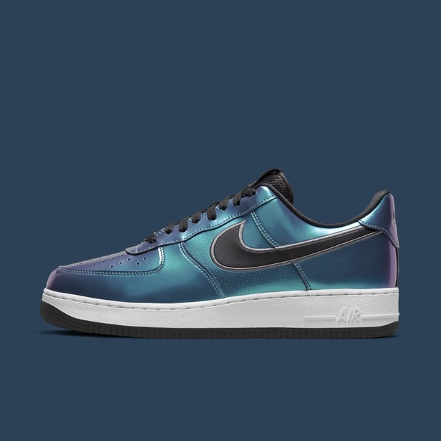Ein weiterer HTML-codierter Nike Air Force 1 „Iridescent“ kommt auf den Markt