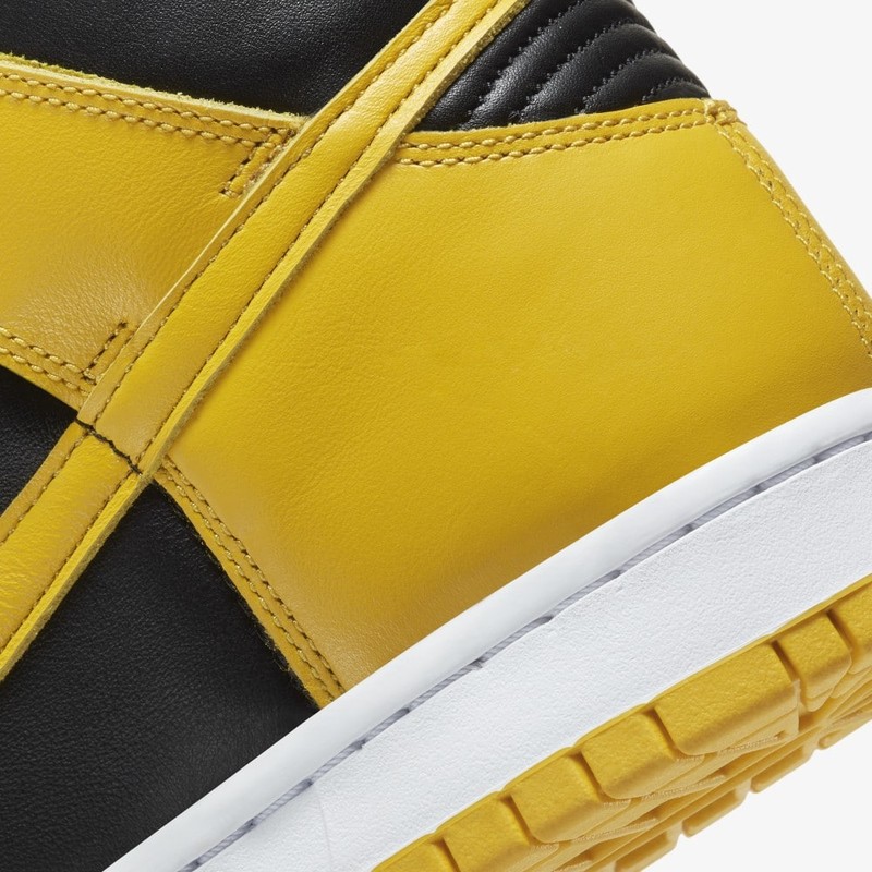 Nike Dunk High SP Iowa | CZ8149-002