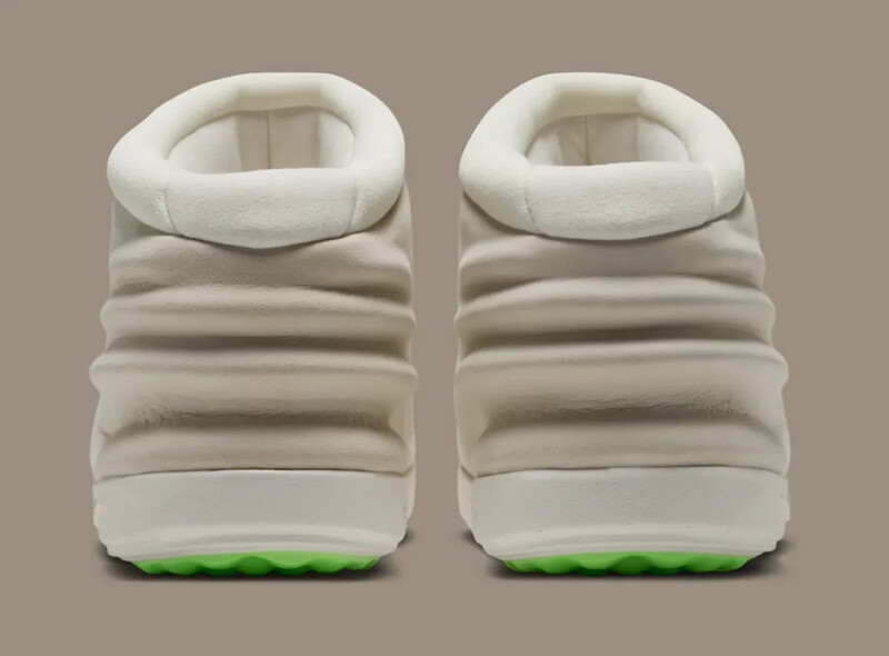 Nike 24.7 Boot "Pale Ivory" | IR0451-100