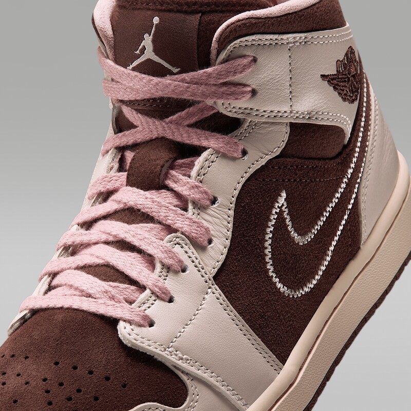 Air Jordan 1 Mid SE "Cacao Wow" | IQ7607-200