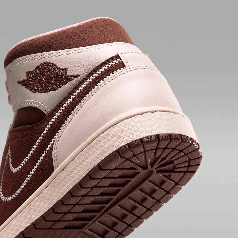 Air Jordan 1 Mid SE "Cacao Wow" | IQ7607-200 Air Jordan 1 Mid SE "Cacao Wow" | IQ7607-200