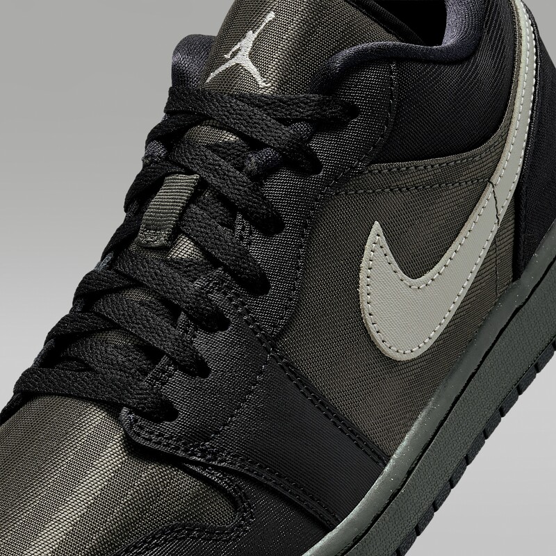 Air Jordan 1 Low SE "Black/Spruce Frog" | JA4564-010