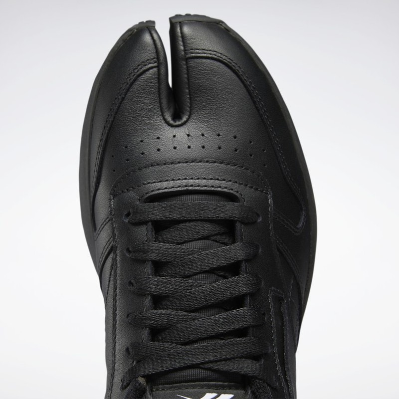 Maison Margiela x Reebok Classic Leather Tabi Black | H04864