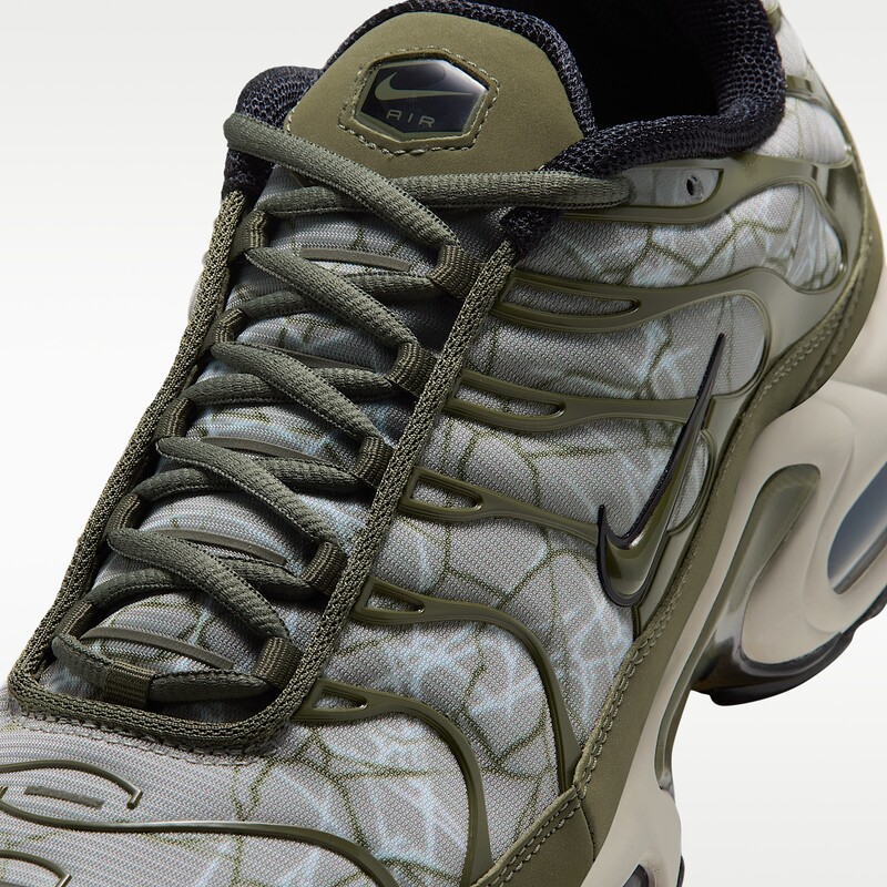 Nike Air Max Plus "Light Army" | IZ8912-320