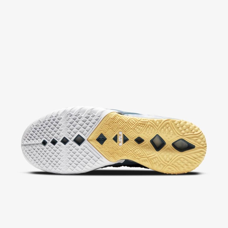 Nike Lebron 18 Reflections | DB8148-003