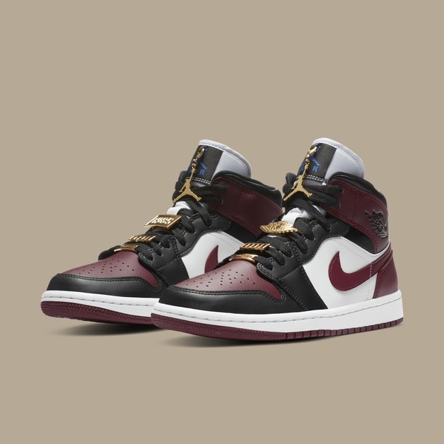 Noch ein Air Jordan 1 mit goldenen Anhängern