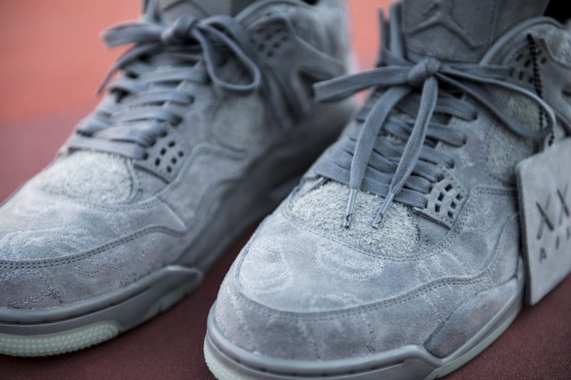 KAWS x Air Jordan IV Grey | 930155-003