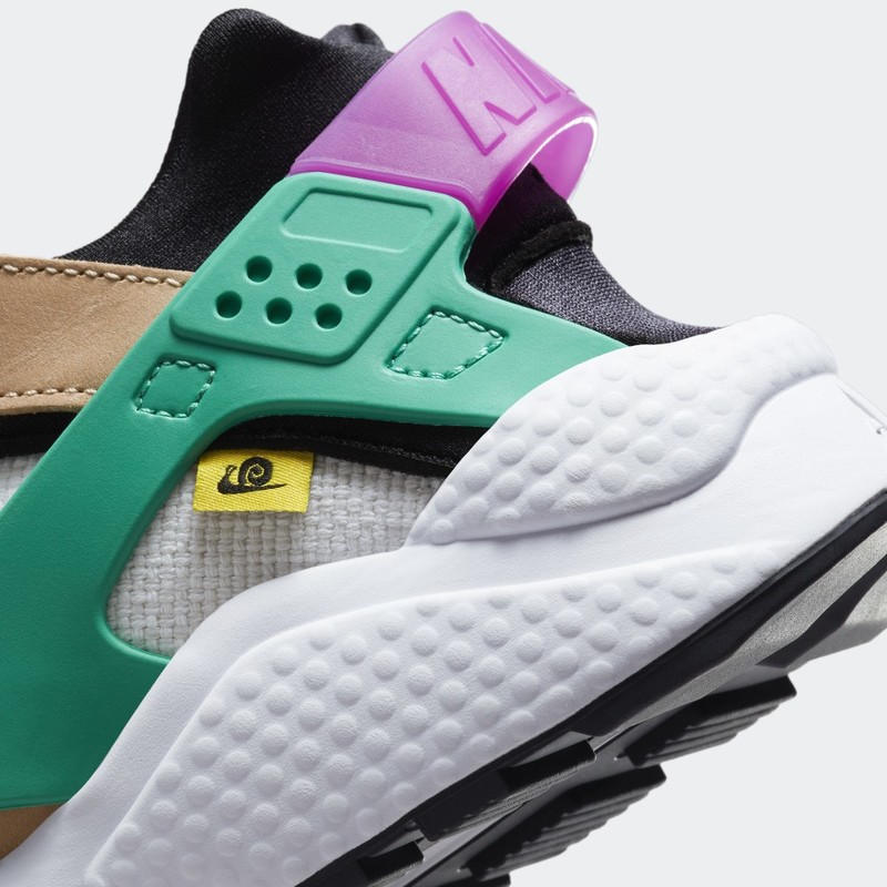 Nike Air Huarache 'Moving Company' | DV0486-100