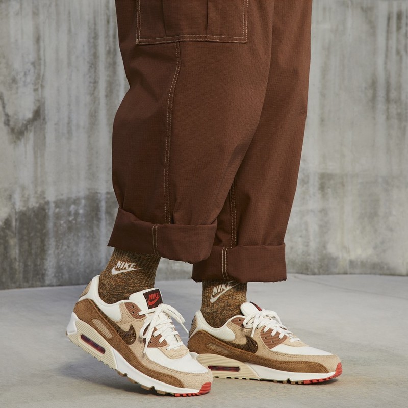 Nike Air Max 90 SE 'Snakeskin Swoosh' | DX9502-100