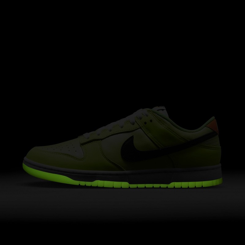 Nike Dunk Low "Glow In The Dark" | FJ4610-702