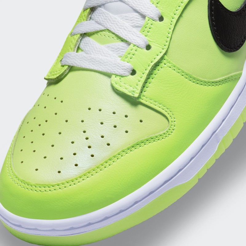 Nike Dunk Low "Glow In The Dark" | FJ4610-702